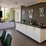 Hotel Lillys Muenchen Unterschleissheim