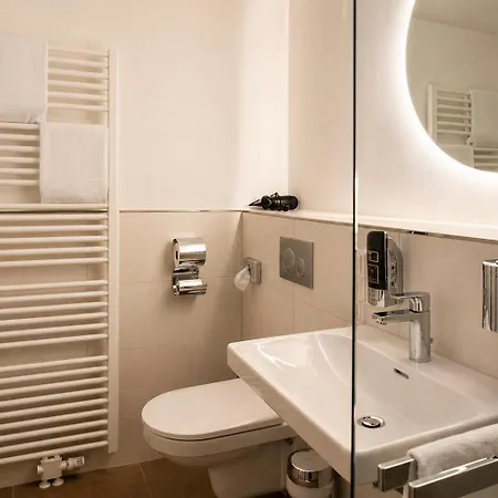 Lillys Muenchen Hotell 3*