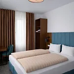 Hotel Lillys Muenchen 3*