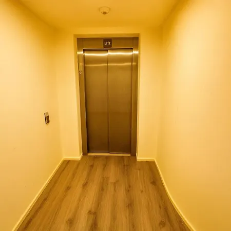 Lillys Muenchen 3* Unterschleißheim