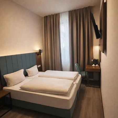 Lillys Muenchen 3*