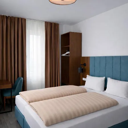Hotel Lillys Muenchen 3*