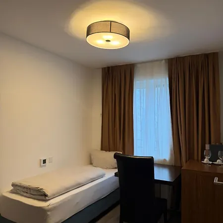 Lillys Muenchen Unterschleißheim