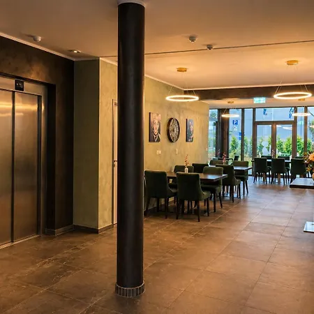 Lillys Muenchen 3* Unterschleißheim