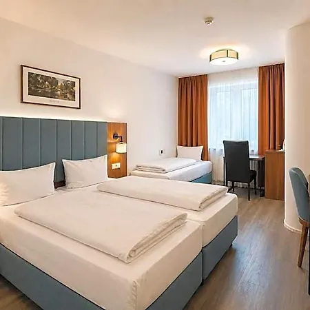 Lillys Muenchen 3* Unterschleißheim