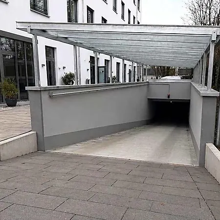 Lillys Muenchen 3* Unterschleißheim