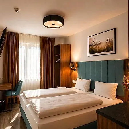Lillys Muenchen Hotel 3*