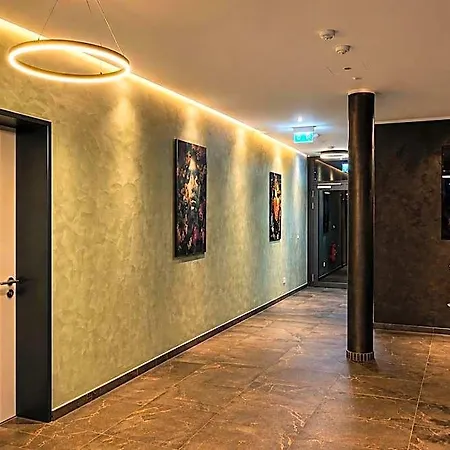 Lillys Muenchen Hotel Unterschleißheim