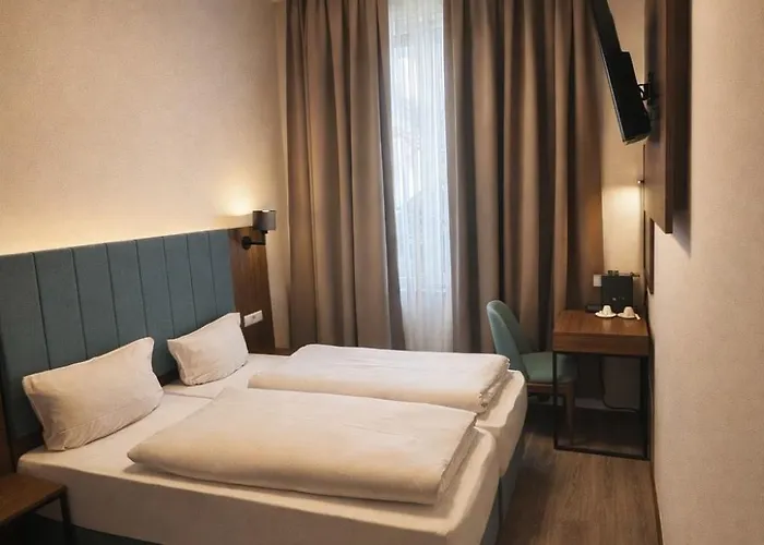 Lillys Muenchen 3*