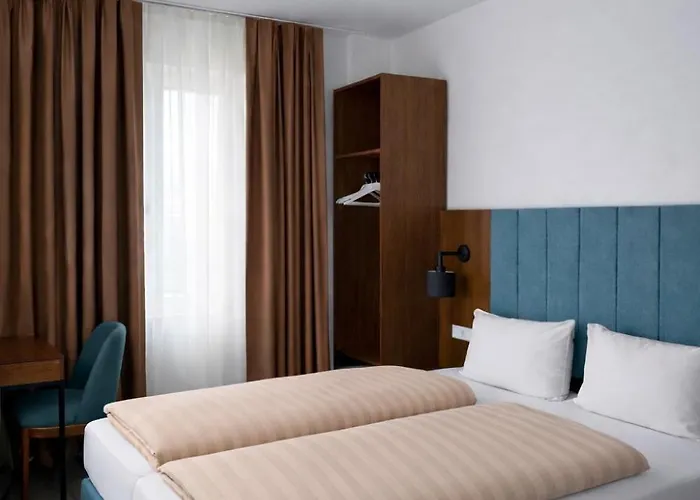 Hotel Lillys München 3*