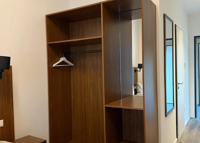 Отель Lillys Muenchen Унтершлайсхайм